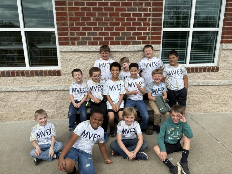 Mrs. Fulp's second graders had such a fun field trip today! Omnium was such a great show to watch at the Chuck Mathena Center!