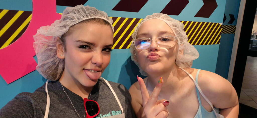 students enjoying Hershey park.
