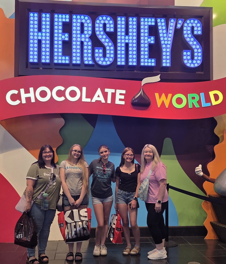 students enjoying Hershey park.