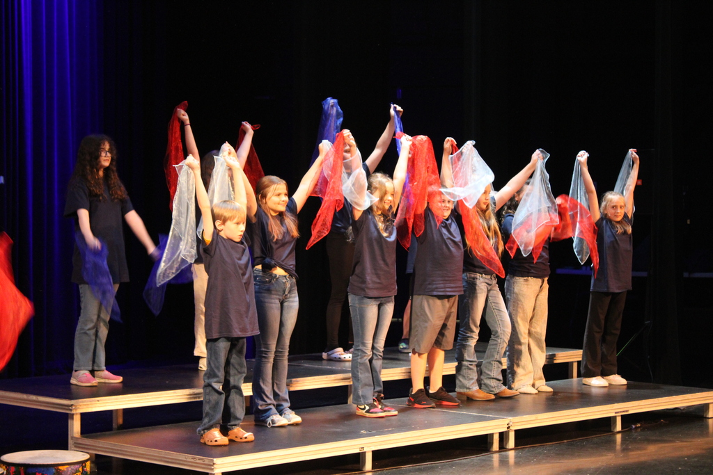 On Thursday, June 11, we had our end-of-year choir performance for grades 3, 4, and 5 at the Chuck Mathena Center.   The students, under the direction of Ms. Ana Barros, performed a beautiful medley of entertaining songs, many of which included choreography. Great job to all involved!  Enjoy looking through all the wonderful pictures from their performance.