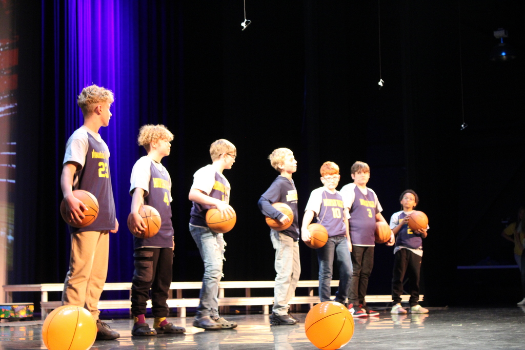 On Thursday, June 11, we had our end-of-year choir performance for grades 3, 4, and 5 at the Chuck Mathena Center.   The students, under the direction of Ms. Ana Barros, performed a beautiful medley of entertaining songs, many of which included choreography. Great job to all involved!  Enjoy looking through all the wonderful pictures from their performance.