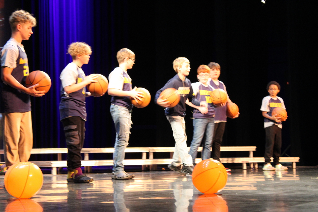 On Thursday, June 11, we had our end-of-year choir performance for grades 3, 4, and 5 at the Chuck Mathena Center.   The students, under the direction of Ms. Ana Barros, performed a beautiful medley of entertaining songs, many of which included choreography. Great job to all involved!  Enjoy looking through all the wonderful pictures from their performance.