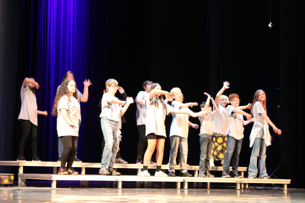 On Thursday, June 11, we had our end-of-year choir performance for grades 3, 4, and 5 at the Chuck Mathena Center.   The students, under the direction of Ms. Ana Barros, performed a beautiful medley of entertaining songs, many of which included choreography. Great job to all involved!  Enjoy looking through all the wonderful pictures from their performance.