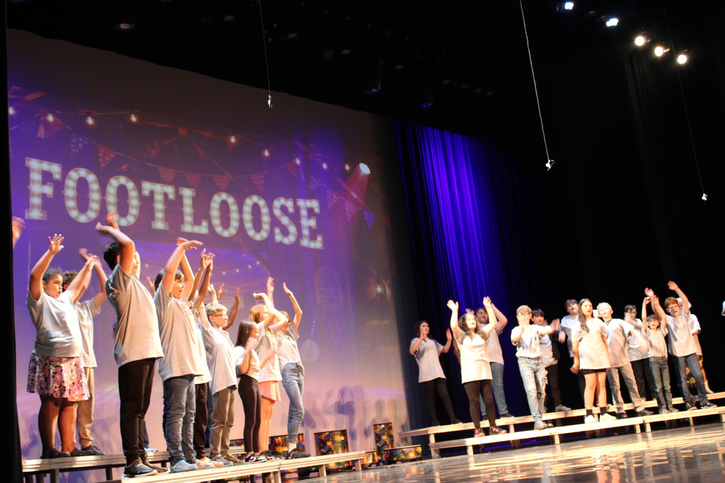 On Thursday, June 11, we had our end-of-year choir performance for grades 3, 4, and 5 at the Chuck Mathena Center.   The students, under the direction of Ms. Ana Barros, performed a beautiful medley of entertaining songs, many of which included choreography. Great job to all involved!  Enjoy looking through all the wonderful pictures from their performance.