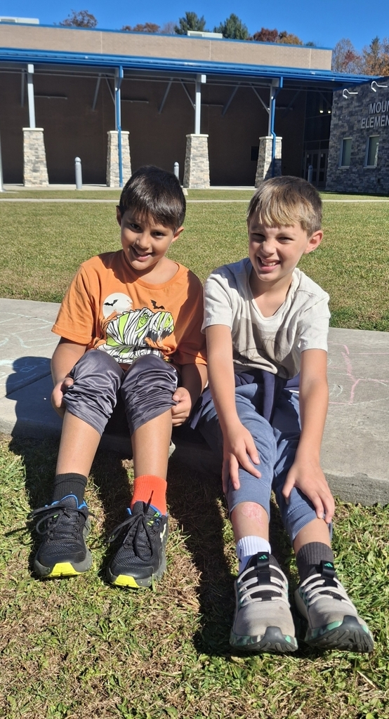Third graders were sporting some super silly socks during Red Ribbon Week!