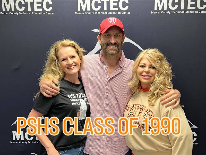 Kevin Sizemore with two high school classmates