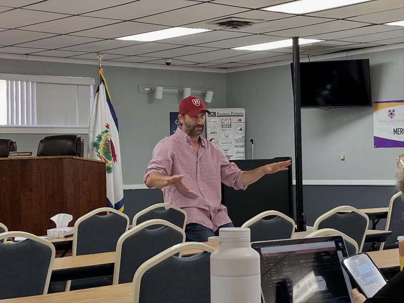 Kevin Sizemore addressing the group