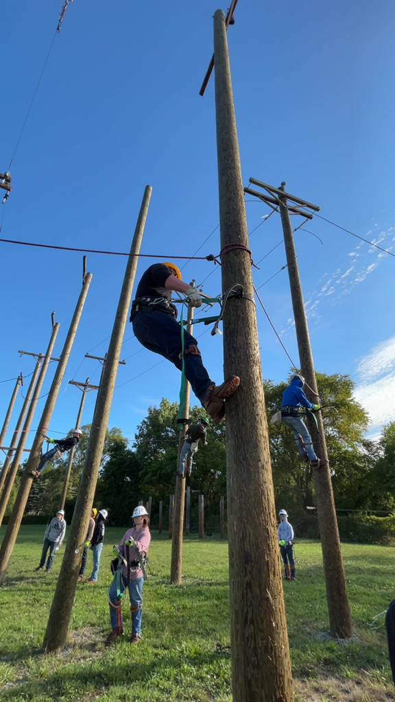 Lineman Photo2
