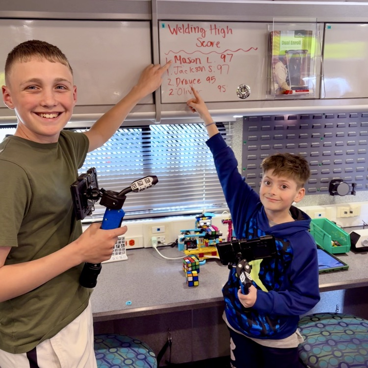 sixth grade students who were top in the welding simulator scores  