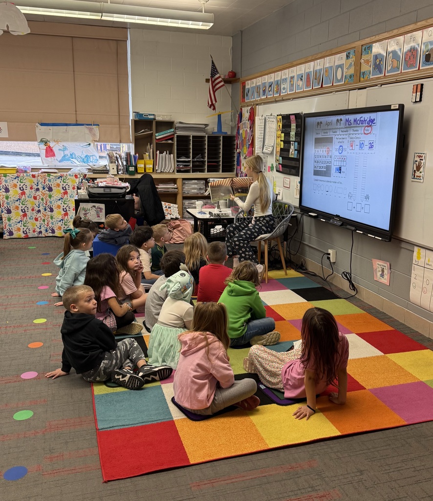 MJHS reads to HES for Drop Everything and Read Day