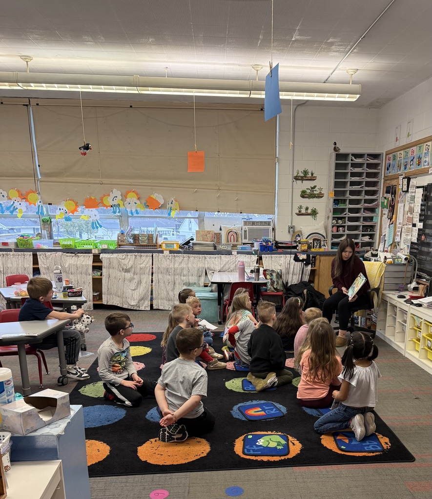 MJHS reads to HES for Drop Everything and Read Day