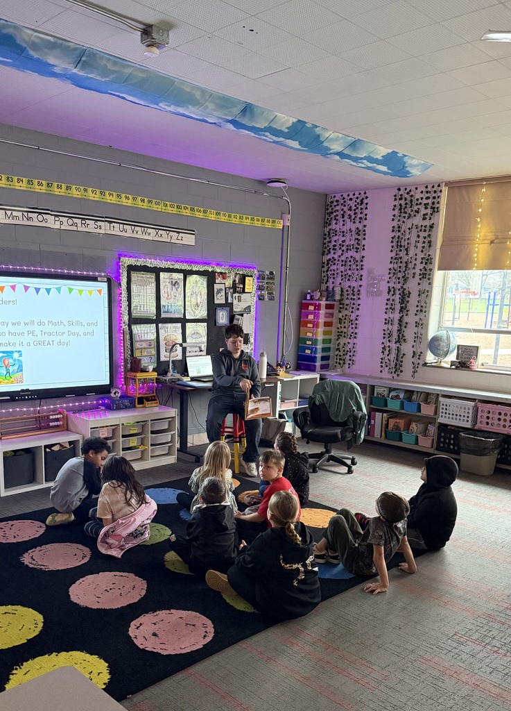 MJHS reads to HES for Drop Everything and Read Day