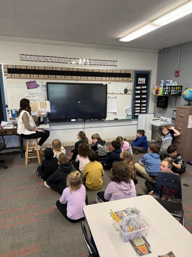 MJHS reads to HES for Drop Everything and Read Day