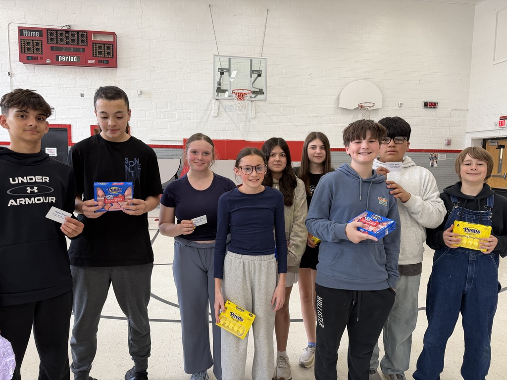 The lucky winners that had their name drawn out of the papers turned in.  Gift Card Winners: Jorge G, Tori T.,  and Miguel.  