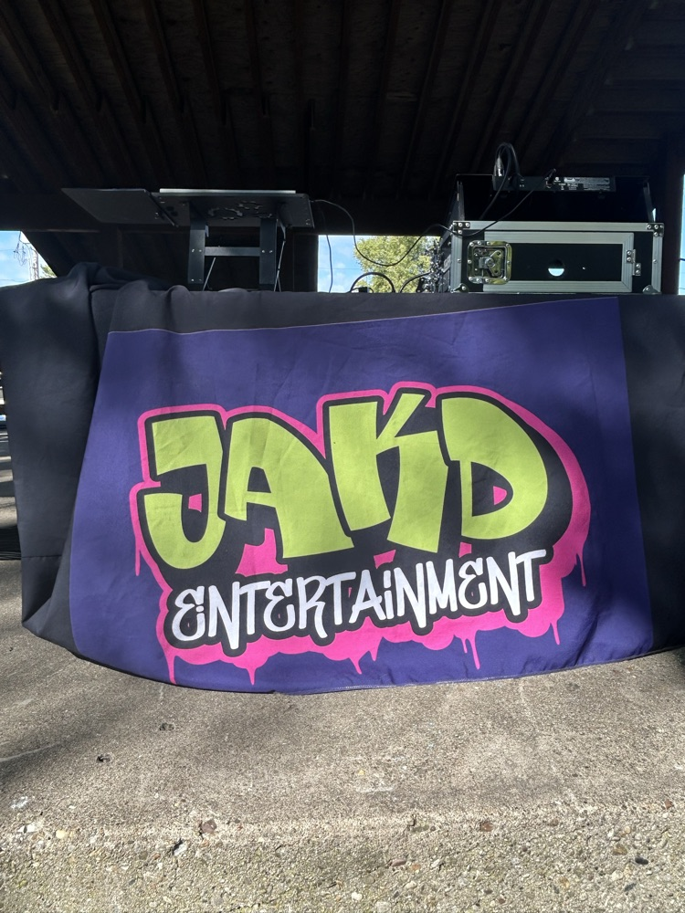 DJ