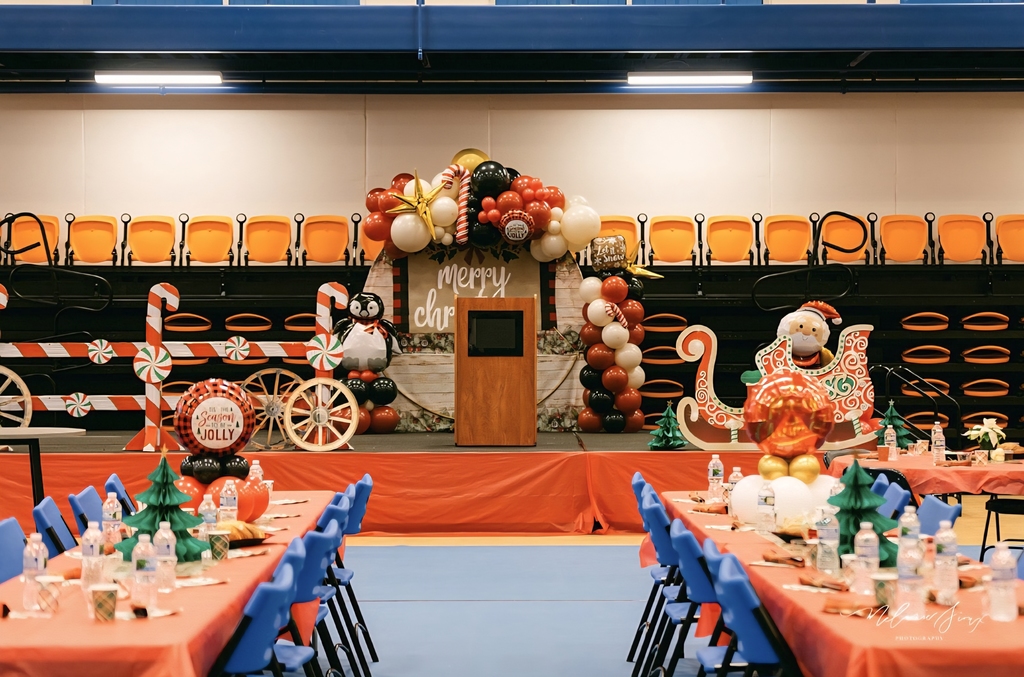 Christmas Party photos by Melanie Sioux