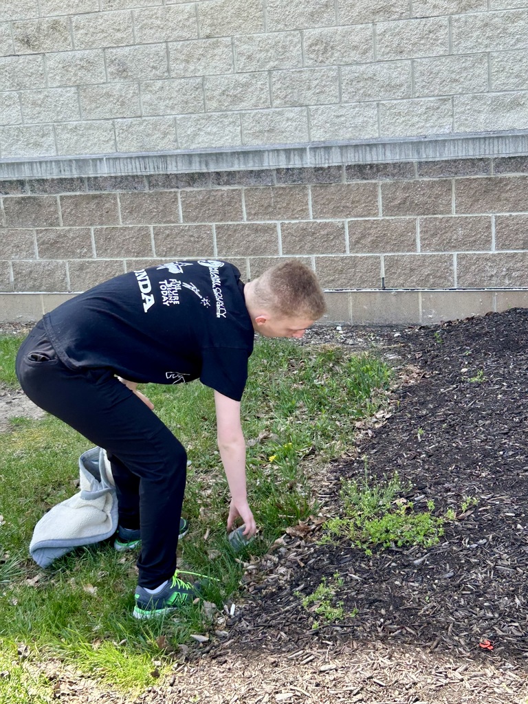 🌎 Mrs. Wolfe’s class takes action for Earth Day! 🌎 As part of the Clean Earth Challenge featured on News To You, our amazing students at Troy High School went on a mission to clean up our school grounds.  Together, they collected two full bags of litter, making a real impact on our environment!  Every little effort counts when it comes to protecting our planet!  #MiamiCountyESC #TroyHS #EarthDay #CleanEarthChallenge #Teamwork