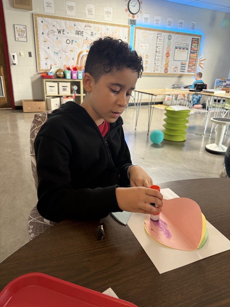 Mrs. Durbin’s class enjoyed learning about a hot air balloon festival last week. They did a science experiment with a plastic grocery bag and a hairdryer to learn how a hot air balloon flies, and they did a hot air balloon craft to help decorate their classroom. They ended the week baking a cake to celebrate two birthdays!