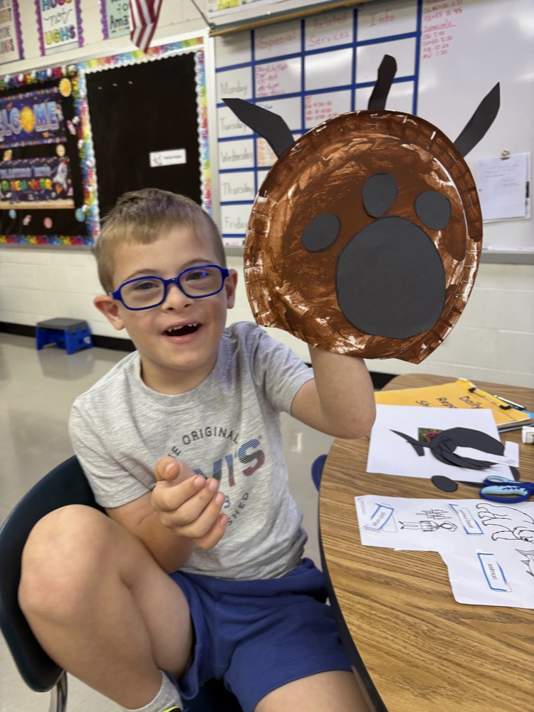 Ms. Couser's class made bear paws for "Fat Bear Week"! 🐻
