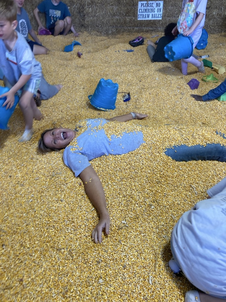 Ms. Bells class had a wonderful time at Crossway Farms!! 🍁🍂