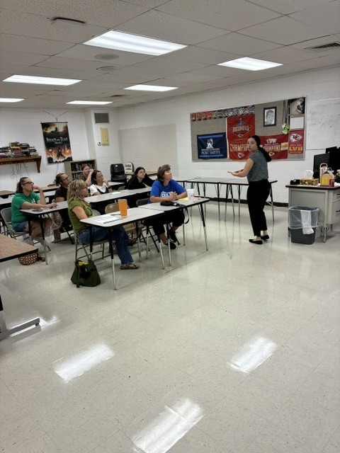 Presentation with seated paraprofessionals