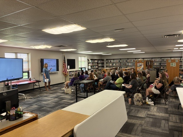 Presentation with seated paraprofessionals