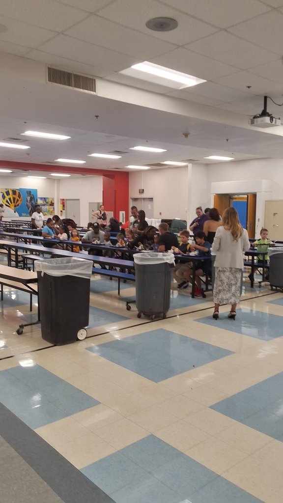 PVE students having breakfast