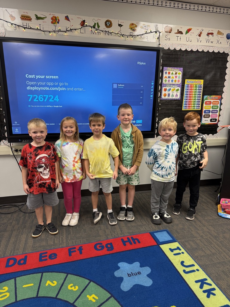 Students and staff dressed in tie dye for Red Ribbon Week.