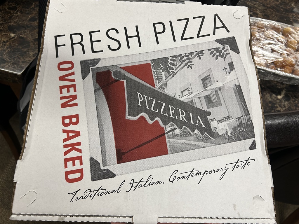 Image of Joey's Pizzeria pizza box.