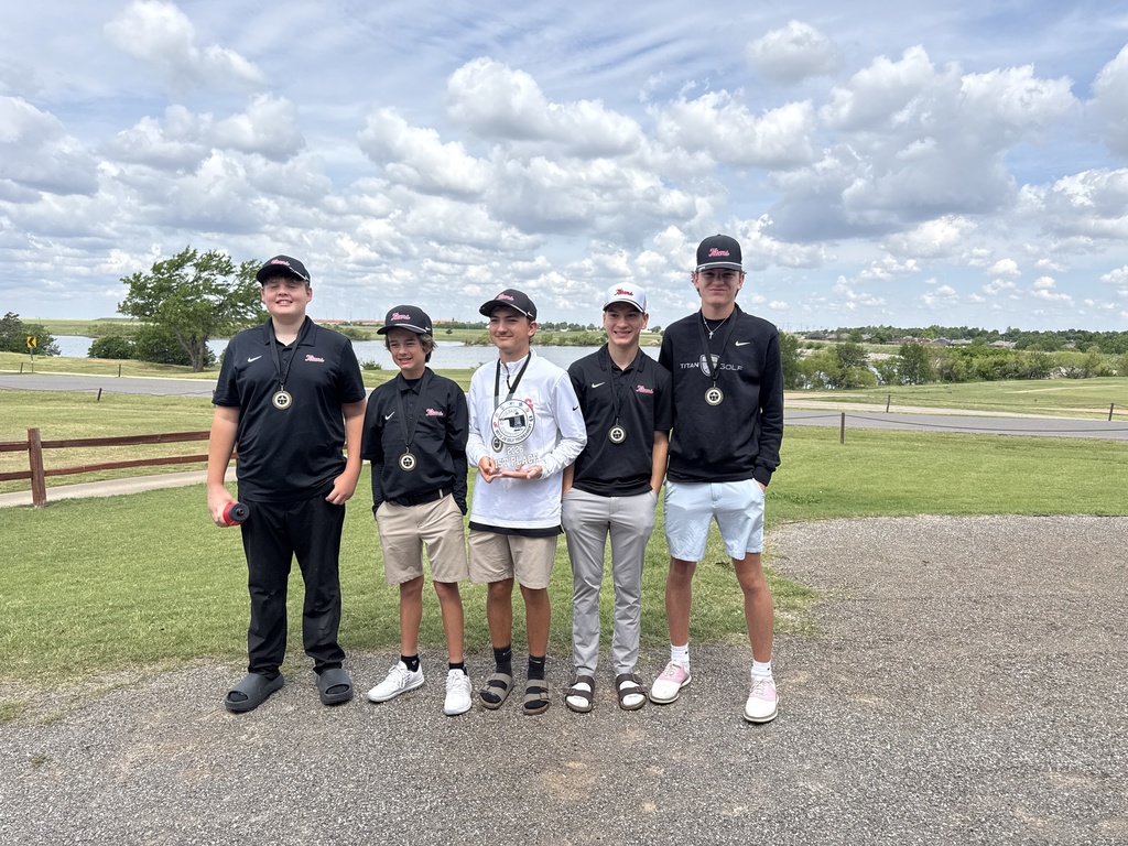 CAMS Boys golf are suburban Champs