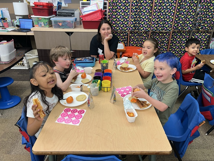 P is for Pizza Picnic! Mrs. Watson’s class is having an indoor picnic today to celebrate the letter “P”.