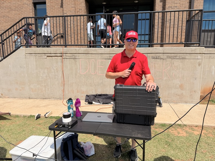 DJ