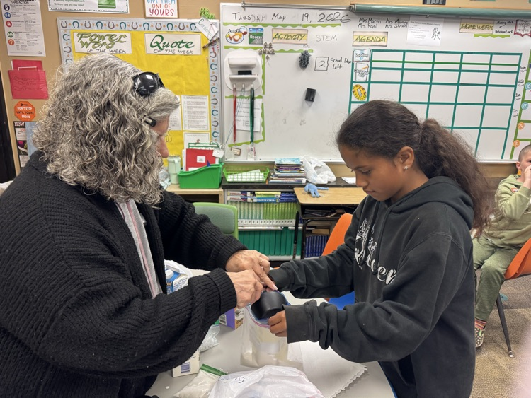 4th Grade students making homemade ice cream