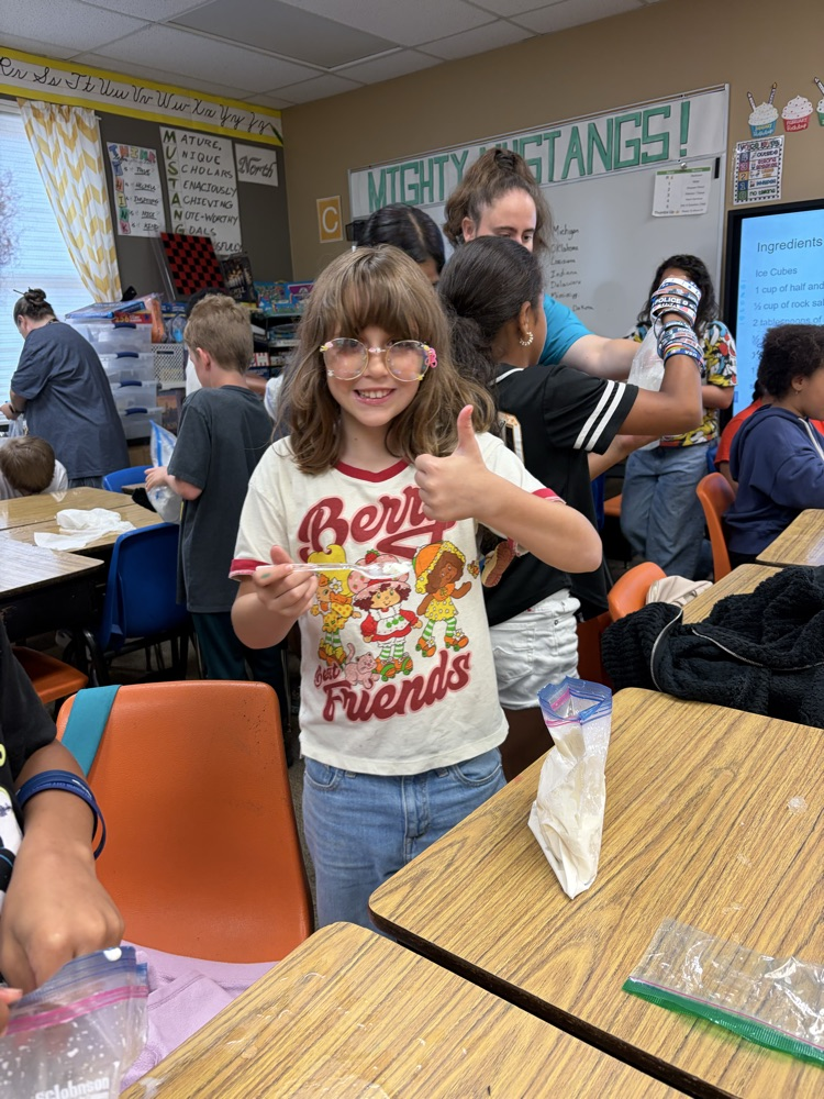 4th Grade students making homemade ice cream