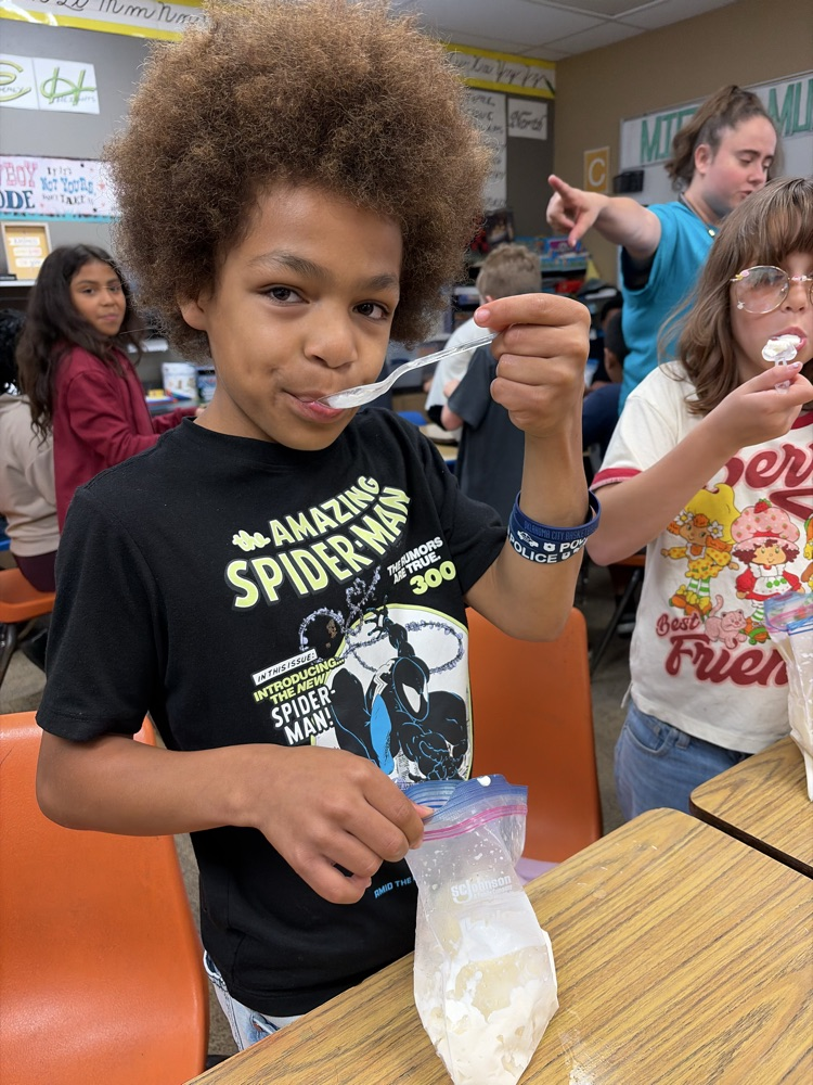 4th Grade students making homemade ice cream