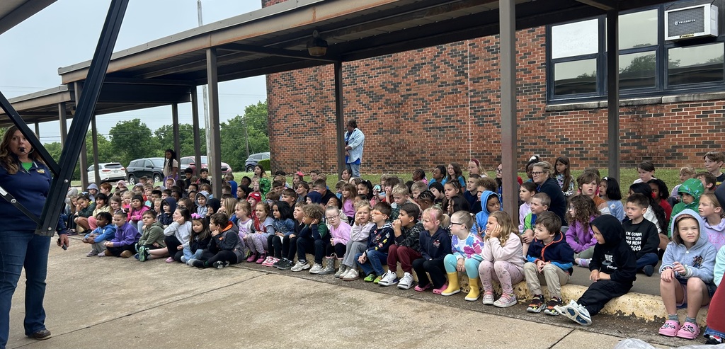 Students at Barnes Elementary watch the presentation by Southwest Dairy Farmers Mobile Classroom.  