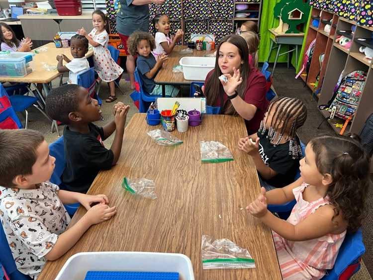 Magic Play-Doh Pre-K 