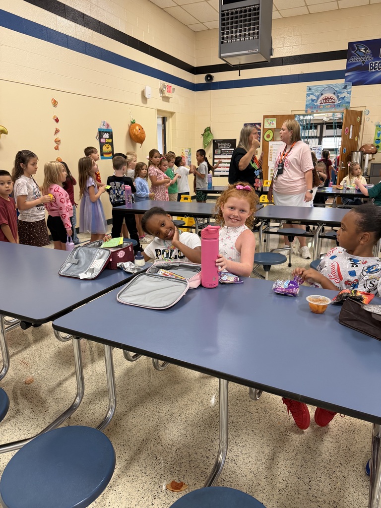 Students enjoy lunch at Barnes Elementary.