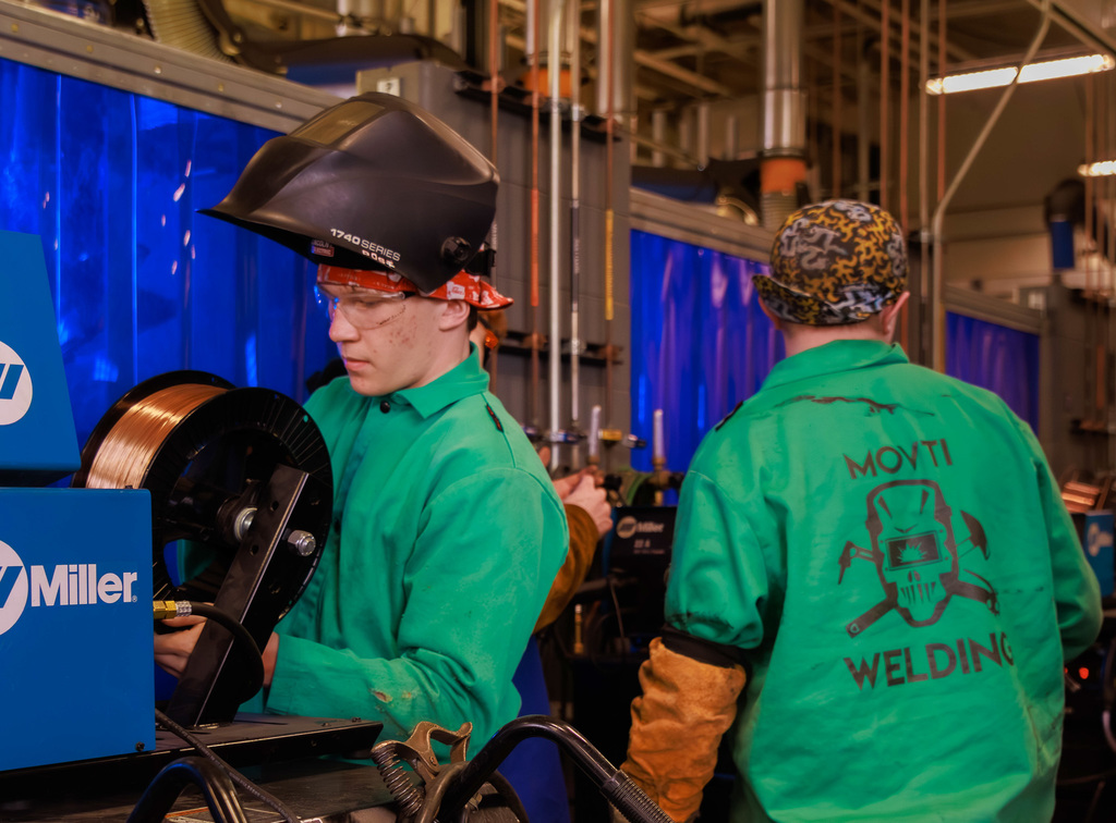 students  at CTE expo