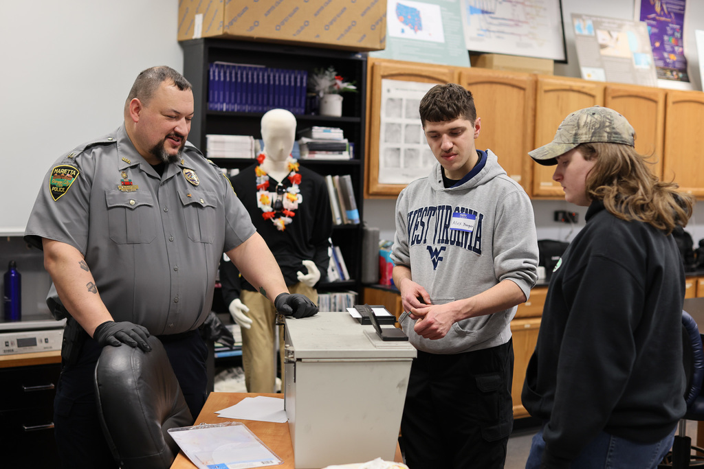 students and instructor at CTE expo
