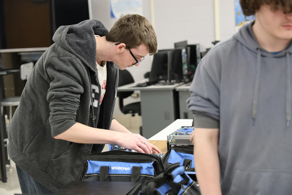 CTE students working