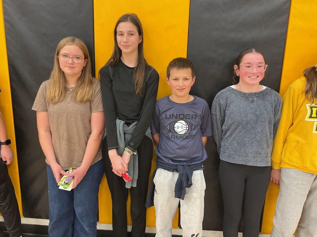 6th Grade Quarter 1 Winners: Reese Herteen (20 Books), Keilah Fleming (10 Books), Grant Gingerich (20 Books), and Morgan McGlynn (10 Books)