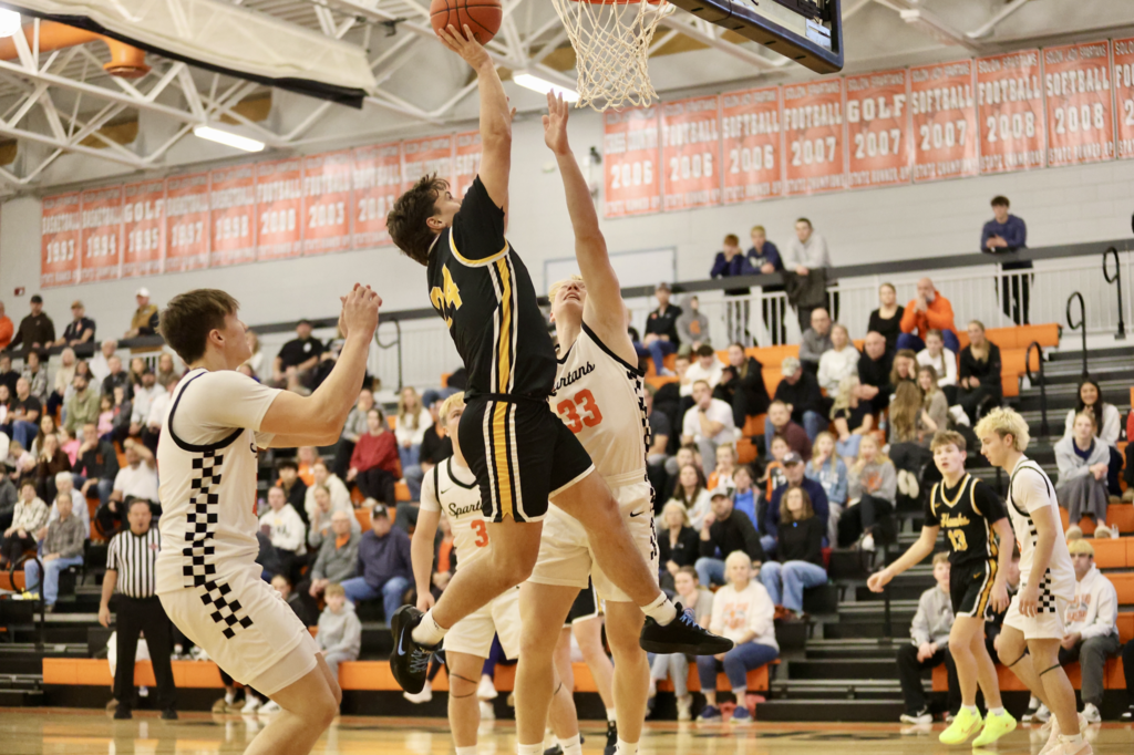 Hudson Ehrenfelt shooting a basketball
