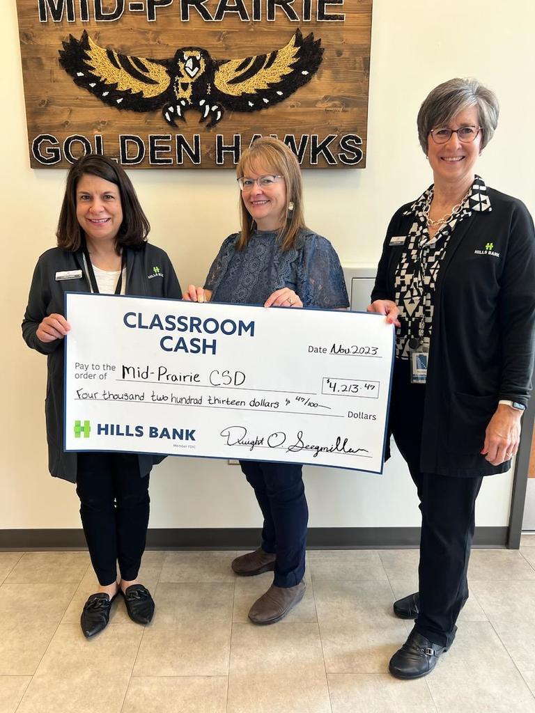 Jo Edgington, Carmela. Ulin, Hills Bank employee
