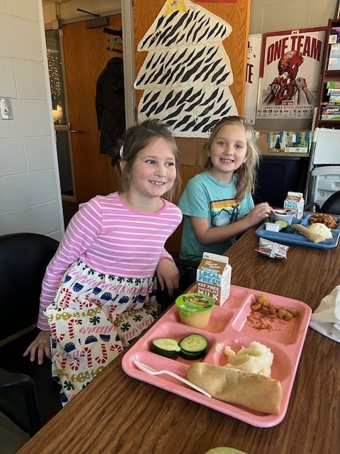 Students eating lunch together