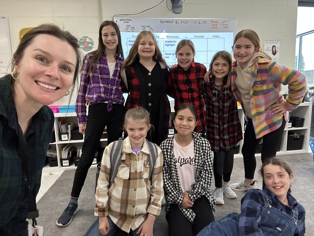 Students dressed in all plaid or flannel