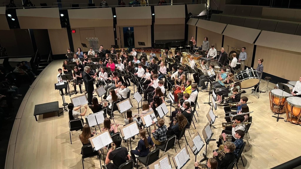 Mid-Prairie students performing with SEIBA honor band