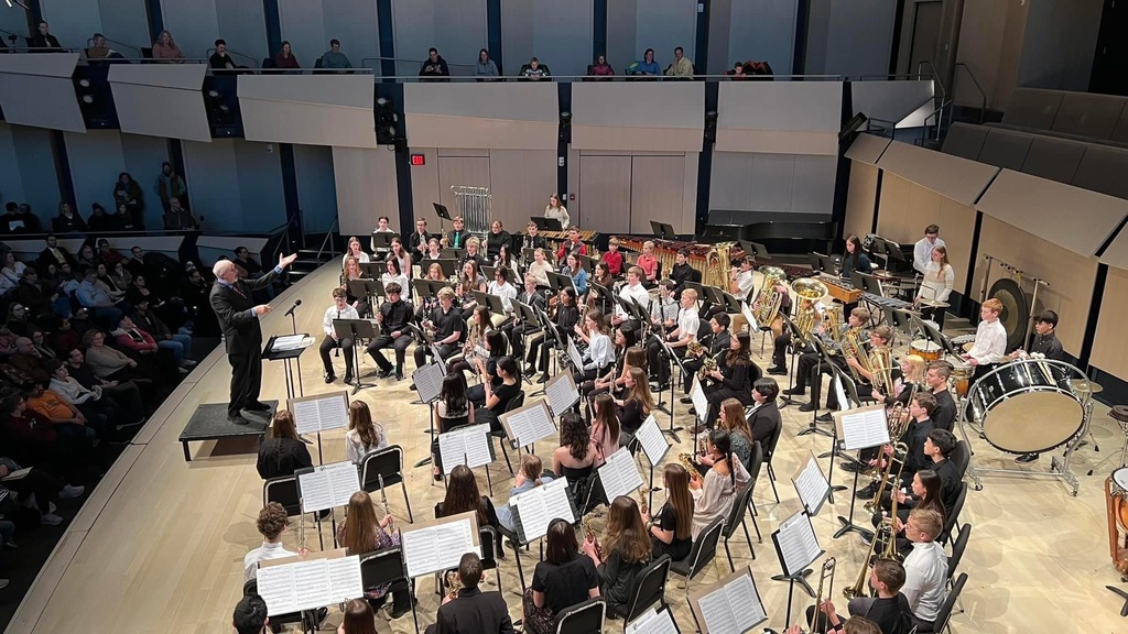 Mid-Prairie students at SEIBA honor band performance