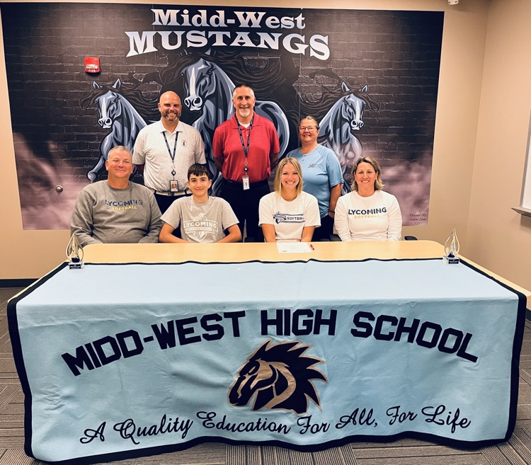 Emma Wagner signing