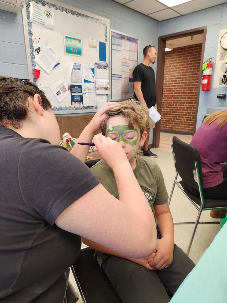 Our Cosmetology students brought their talent and creativity to Buckingham Elementary School’s Fall Fest — turning little faces into works of art! From sparkly butterflies to spooky pumpkins, they helped make the event extra fun for everyone 🎨💅 Huge thanks to Buckingham Elementary for inviting MBIT to be part of your celebration!